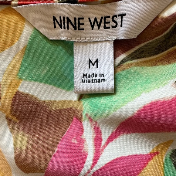 BNWT Nine West Floral Tank Blouse. size medium - Picture 7 of 8